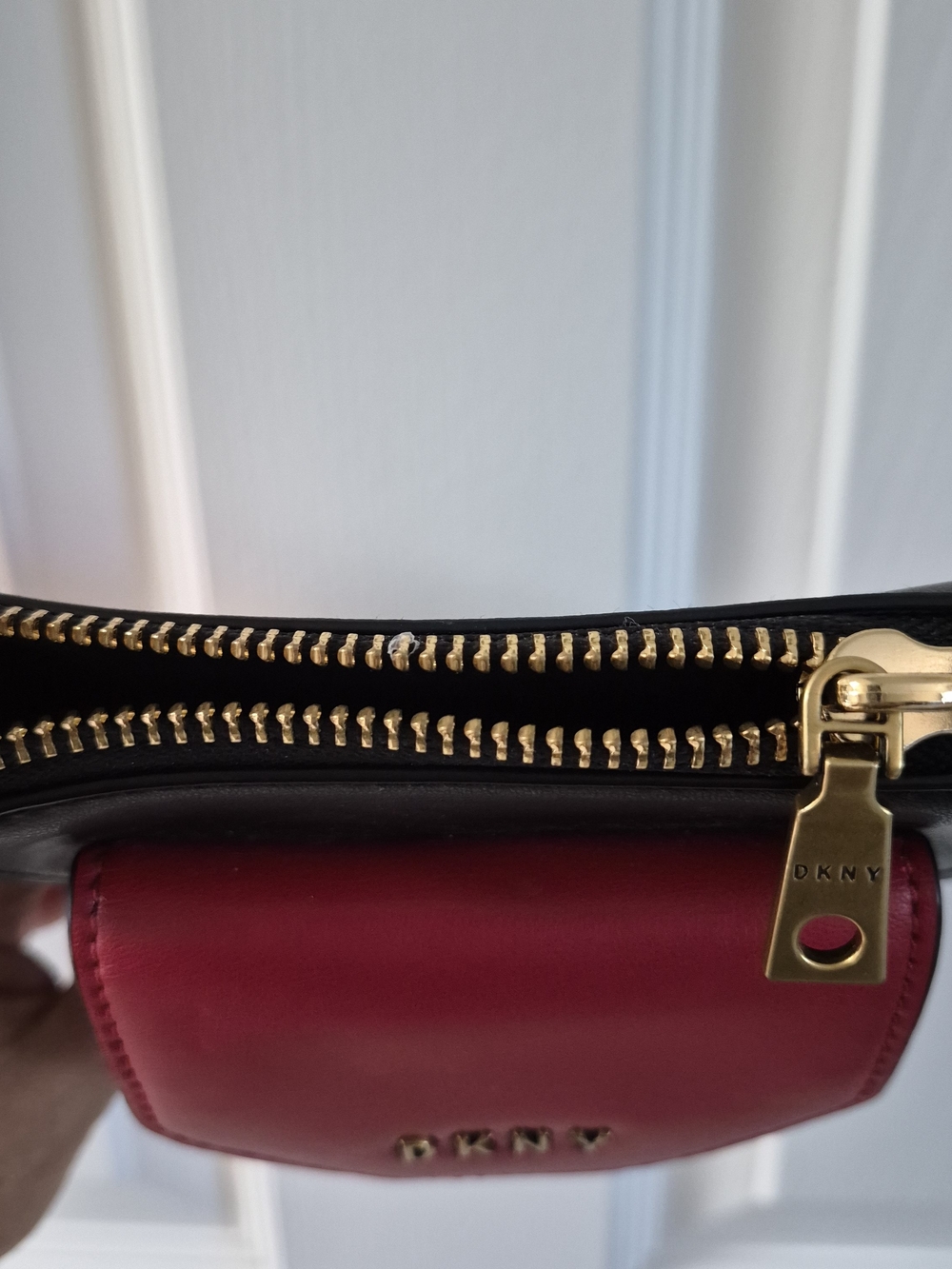 DKNY Black Leather Crossbody Bag Phone Holder Wallet - Picture 4 of 7
